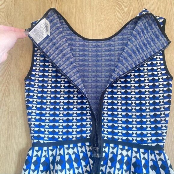 Modern Prep Peplum Top BCBG Knit Jacquard Structured Geometric Print - Picture 13 of 13